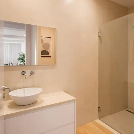 Luxury 4-bedroom In Prime *