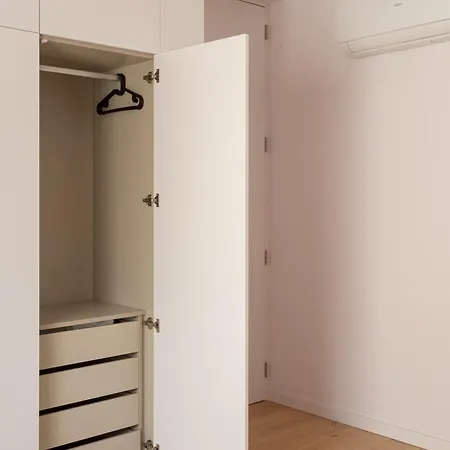 Luxury 4-bedroom In Prime *