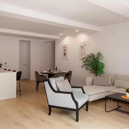 Luxury 4-bedroom In Prime