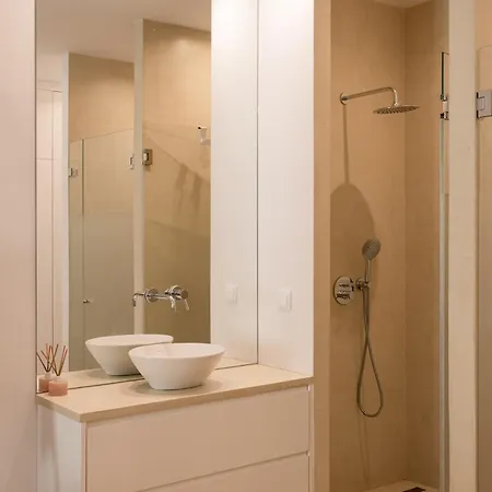 Апартаменты Luxury 4-bedroom In Prime