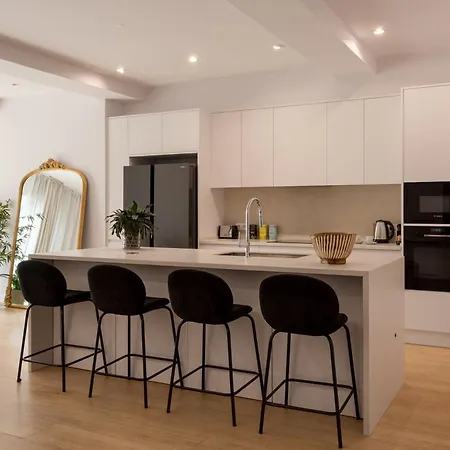 Апартаменты Luxury 4-bedroom In Prime