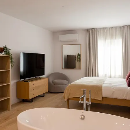 Luxury 4-bedroom In Prime Апартаменты *